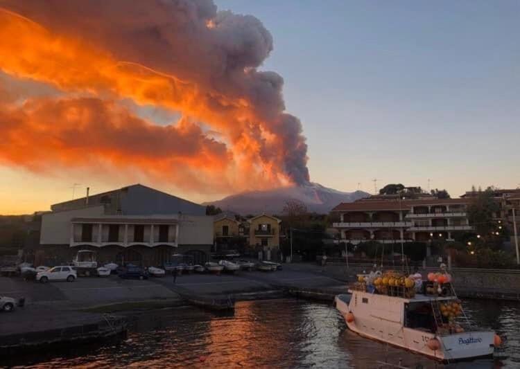 Le 2 Volte Casa Vacanza Acireale Luaran gambar